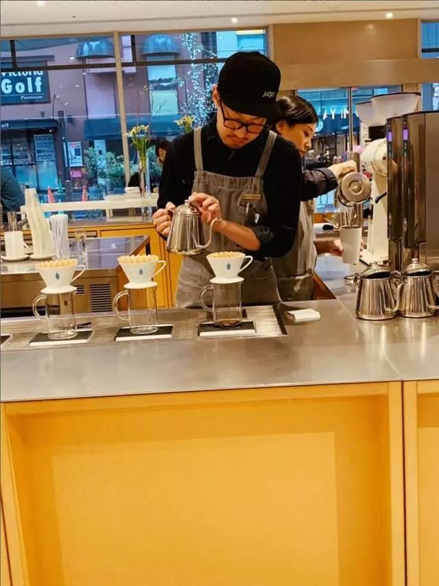 街头的咖啡馆歌词_街头咖啡馆Q版_街头咖啡屋