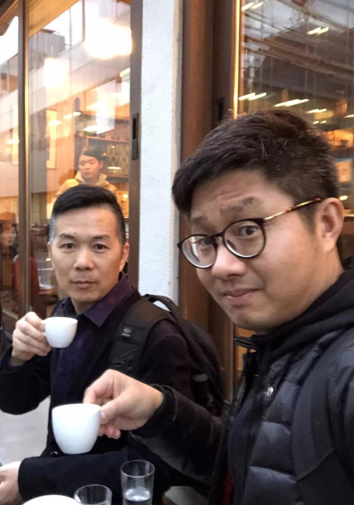 街头咖啡屋时代美食_街头的咖啡馆歌词_街头咖啡馆Q版