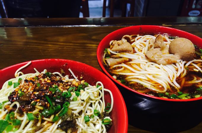 美食附近饭店_附近 美食_周边美食附近