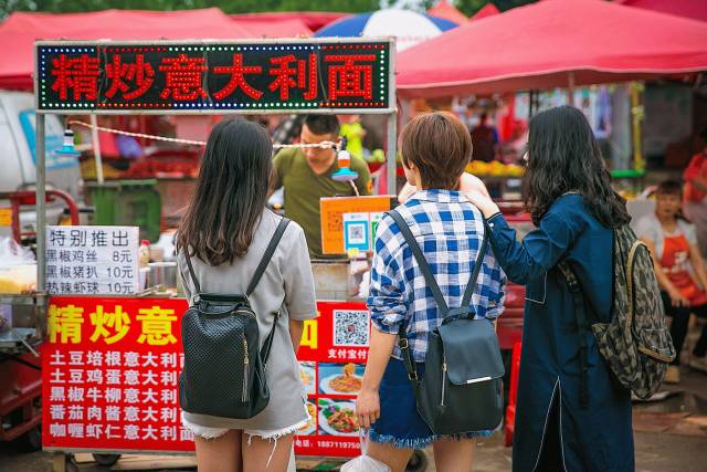 周边美食附近_附近 美食_美食附近饭店