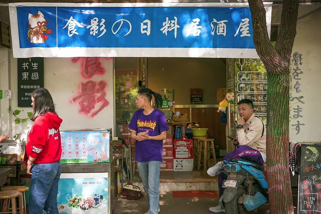 附近 美食_周边美食附近_美食附近饭店