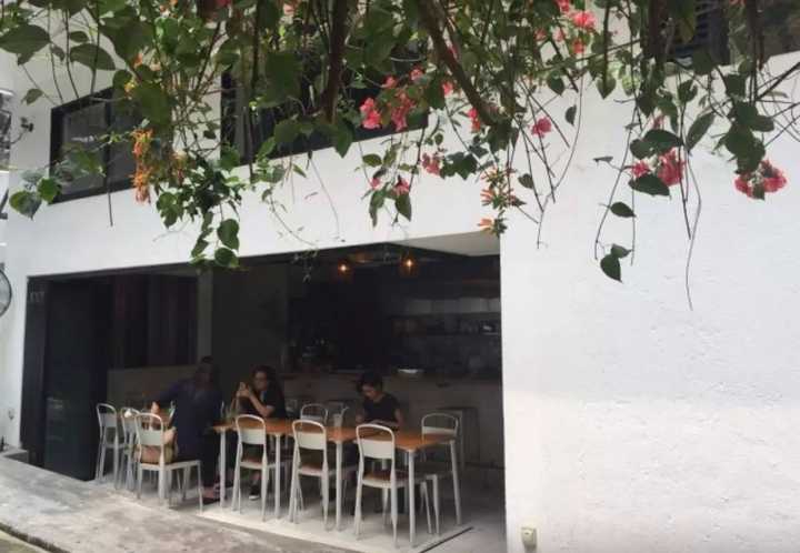 高级西餐厅里的面包店_西餐厅的面包片叫什么_高级的面包店
