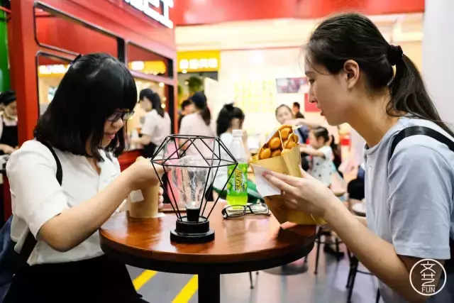 蛋仔粉怎么做蛋仔_锦艺城港式茶餐厅_锦艺城美食港式蛋仔