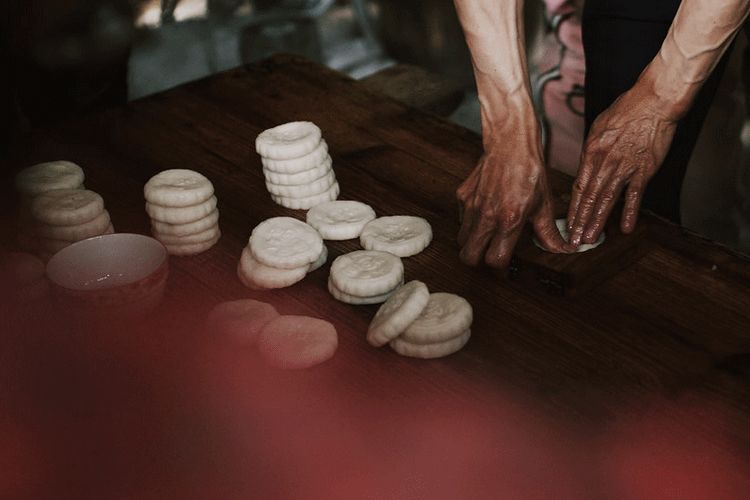 树叶包着的糕点_裹着树叶的糕点图片_树叶糕怎么包